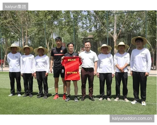 科特迪瓦需快速适应不同训练场的草坪状况，减少非战斗性伤病风险。